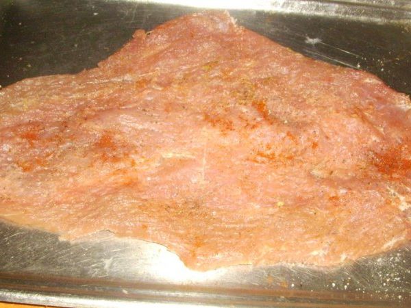 Rulada de porc in crusta de nuci, alune si migdale,