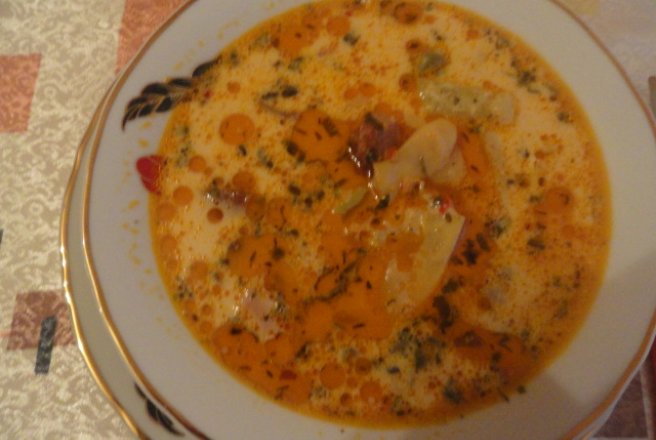 Ciorba de fasole verde cu costita afumata