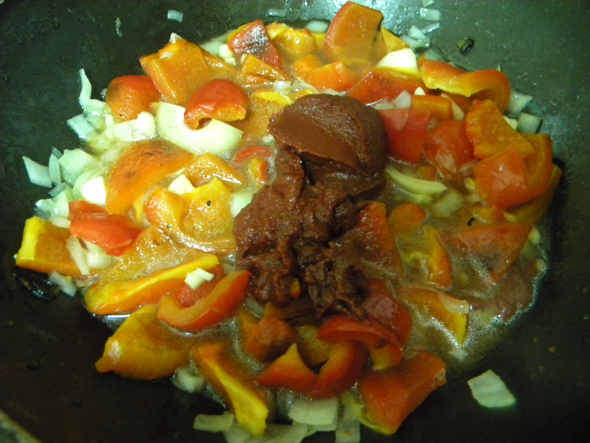 Spuma de ardei capia rosu by Laura Calder