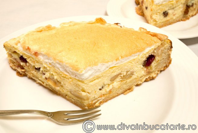 Cheesecake cu mere, merisoare si curmale