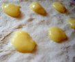 Gogosi umplute cu crema de vanilie cu cocos-1