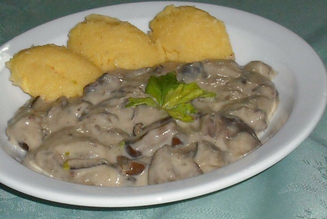 Ciulama de ciuperci