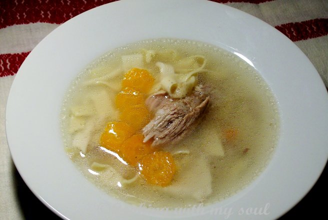 Supa de curcan cu taietei de casa