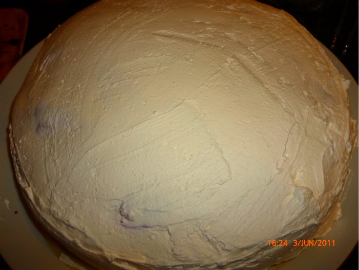 Tarta cu frisca si capsuni