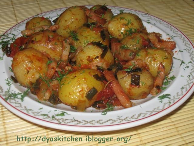 Garnitura de cartofi noi la cuptor