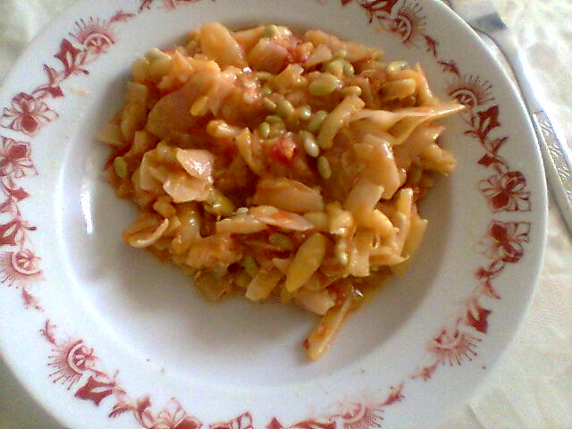 Mancare de fasole verde cu usturoi