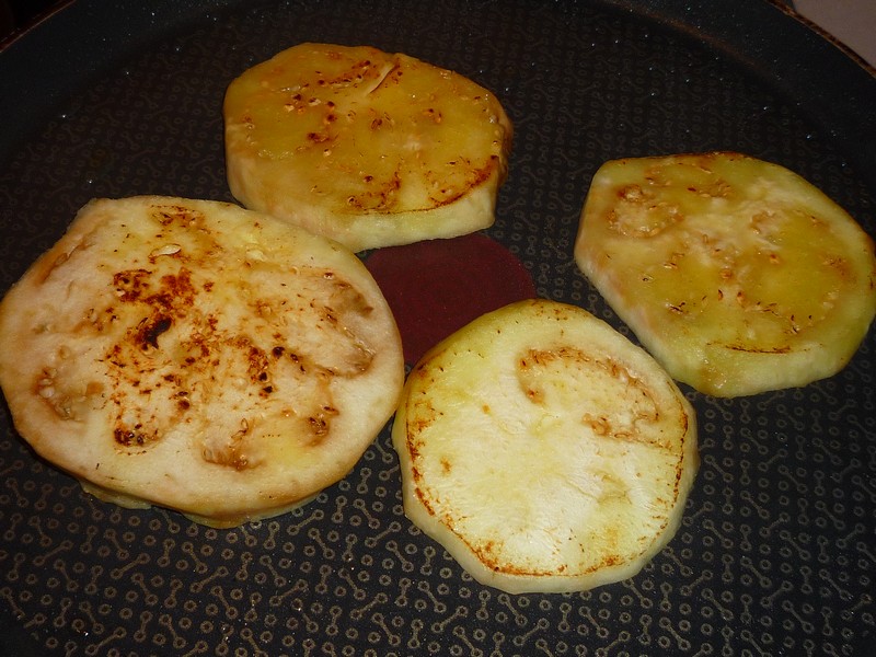 Pizza mediteraneana cu vinete