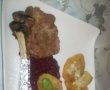 Cotlet de porc cu jeleu de sfecla servit in mod festiv-7