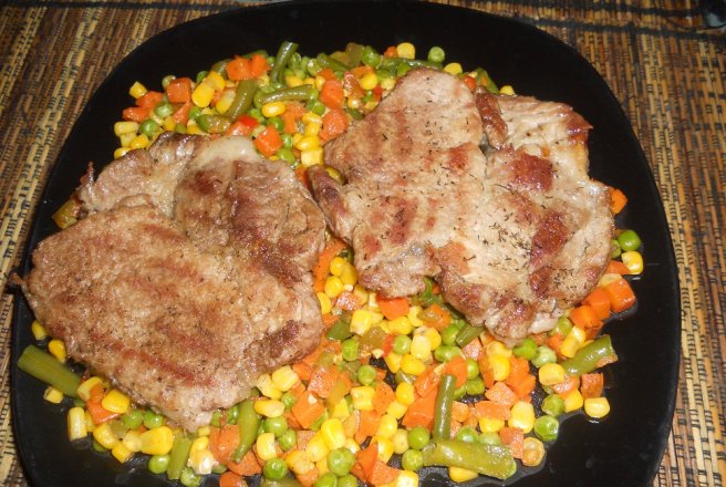 Ceafa la gratar pe pat de legume
