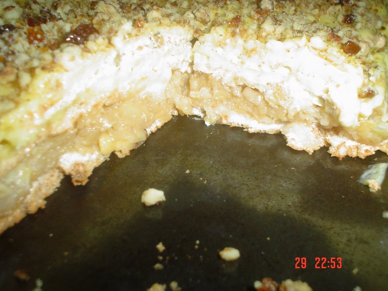 Prajitura cu nuci caramelizate si mere