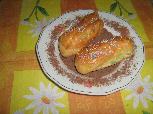 Eclere cu budinca de vanilie