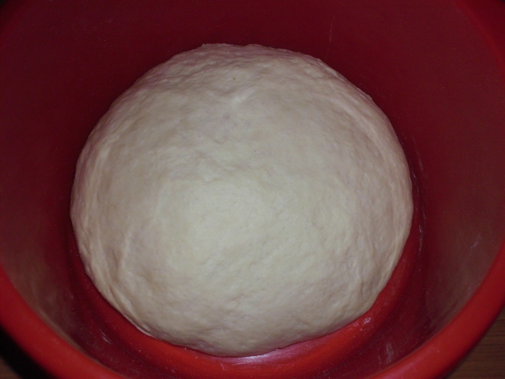 Chifle pufoase cu branza topita