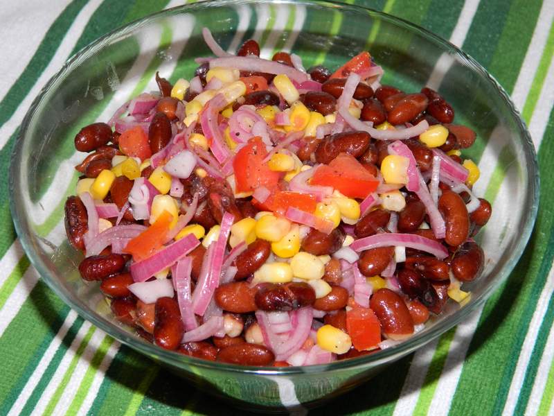 Salata de fasole rosie si porumb, reteta de post