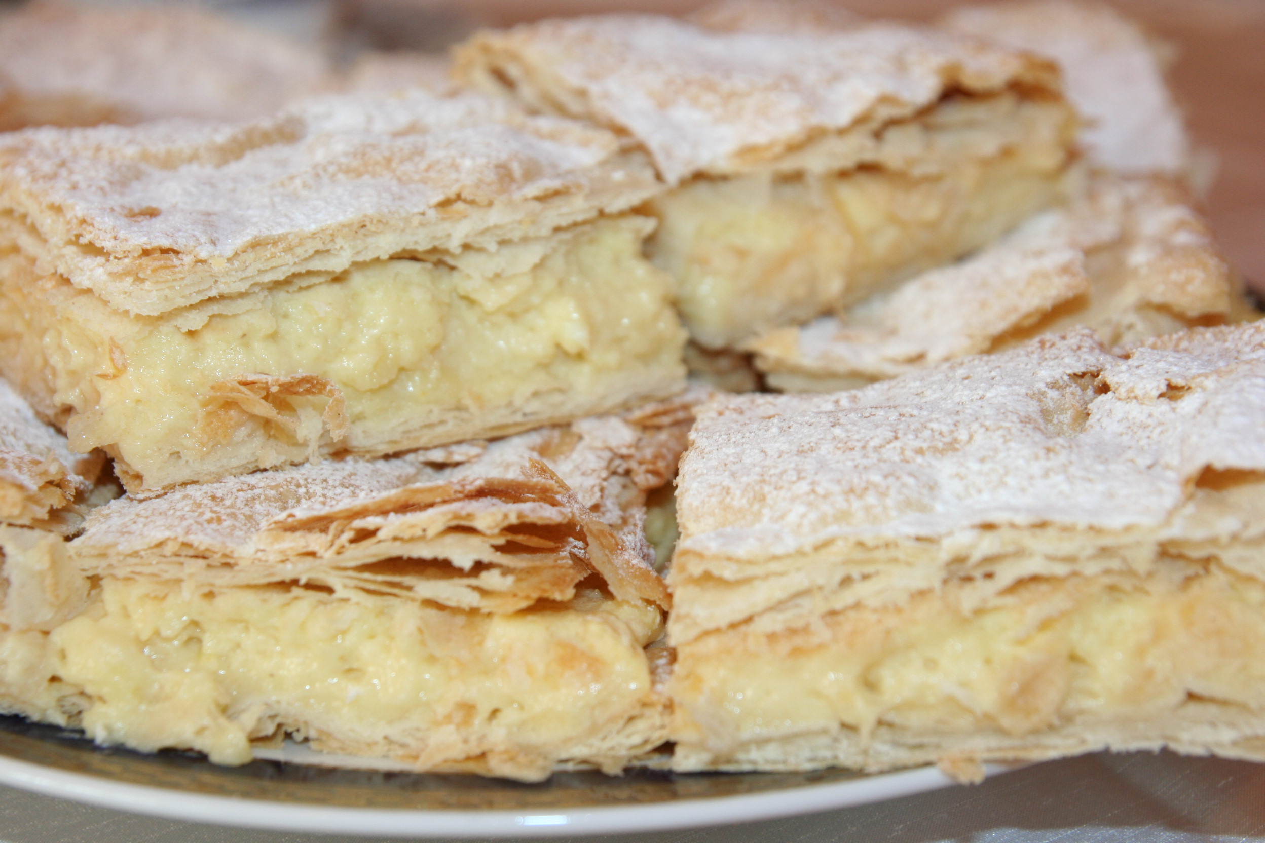 Cremsnit ( sau Crempita )