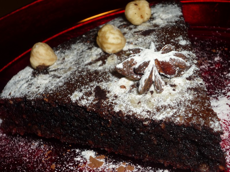 Tort keto cu ciocolata si sirop de artar