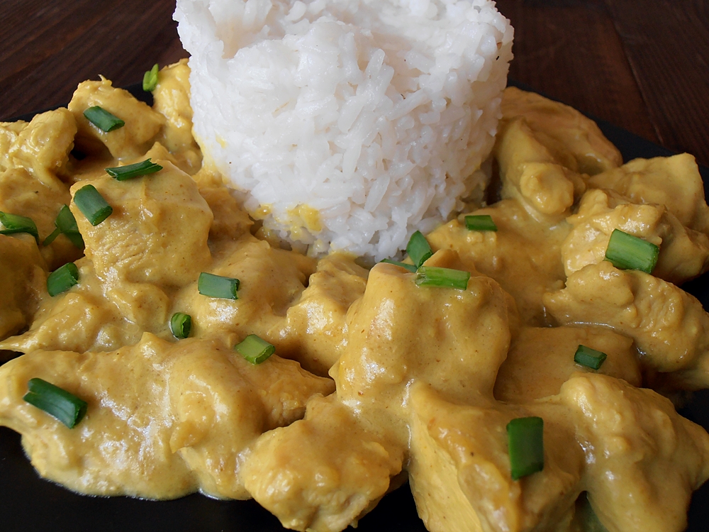 Pui in lapte de cocos si curry