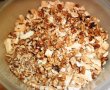 Budinca de gris cu dulceata de mure pe blat de biscuiti si nuca-8