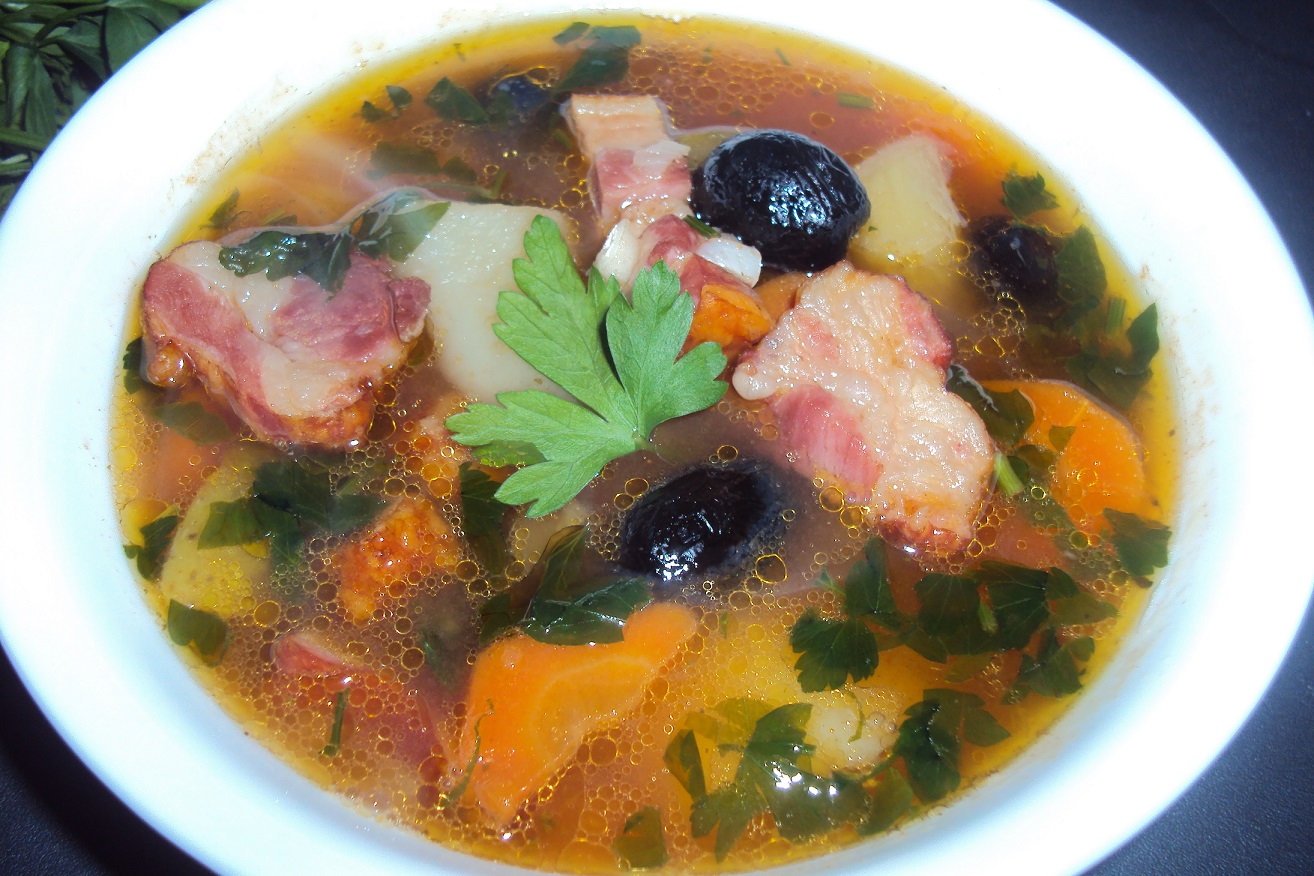 Soleanca, reteta delicioasa de ciorba ruseasca