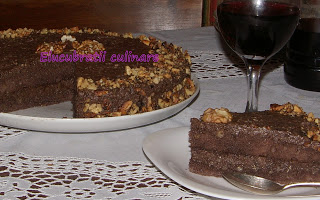 Tort cu cremă de nuci