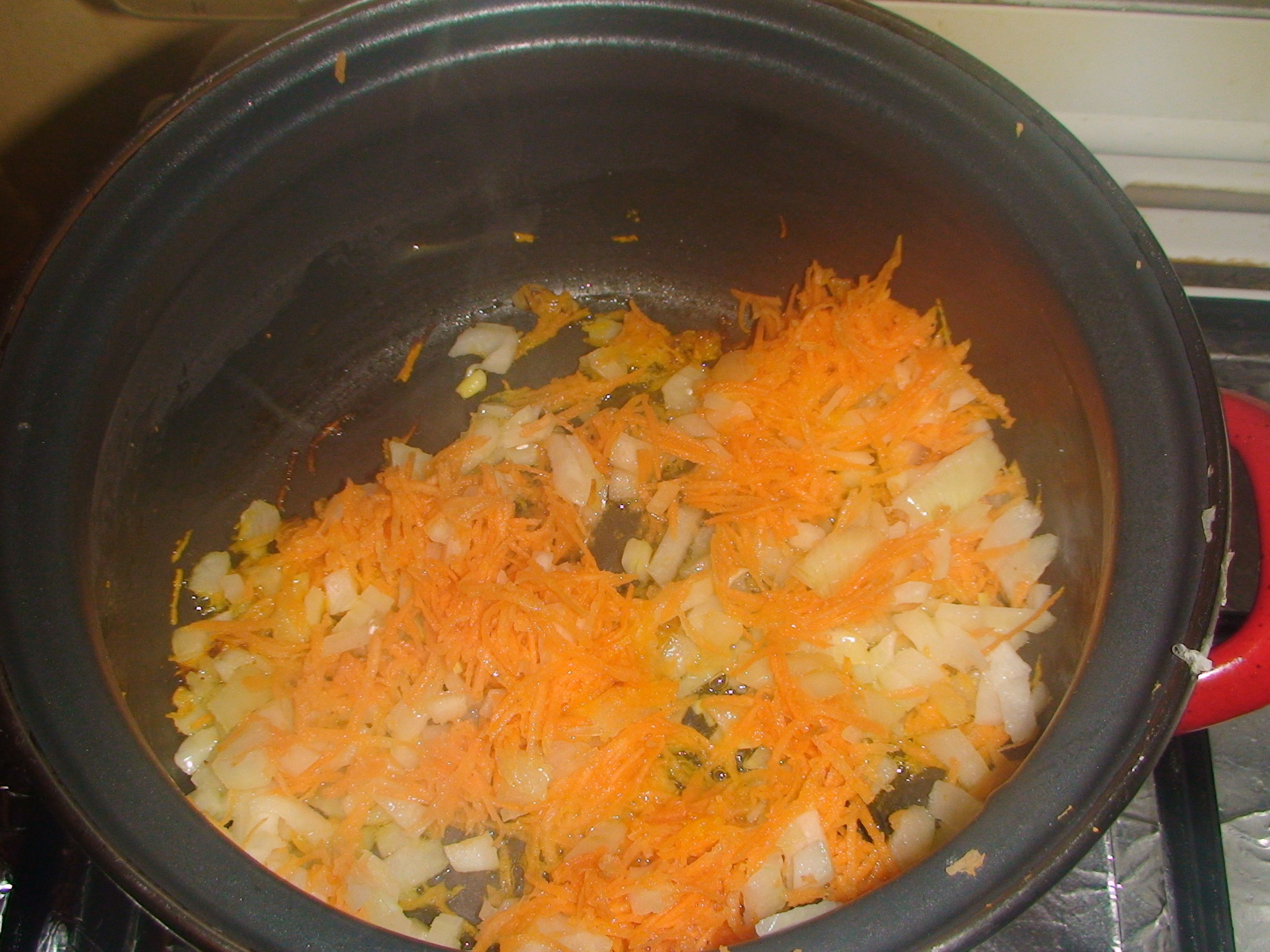 Sarmalute cu orez  fierte in bors