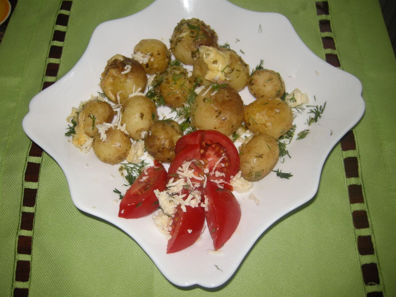 Cartofi noi cu branza