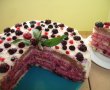 Tort racoritor cu mascarpone si fructe de padure-1