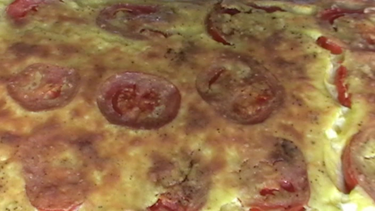 Tarta cu branza si rosii (Reteta Video)