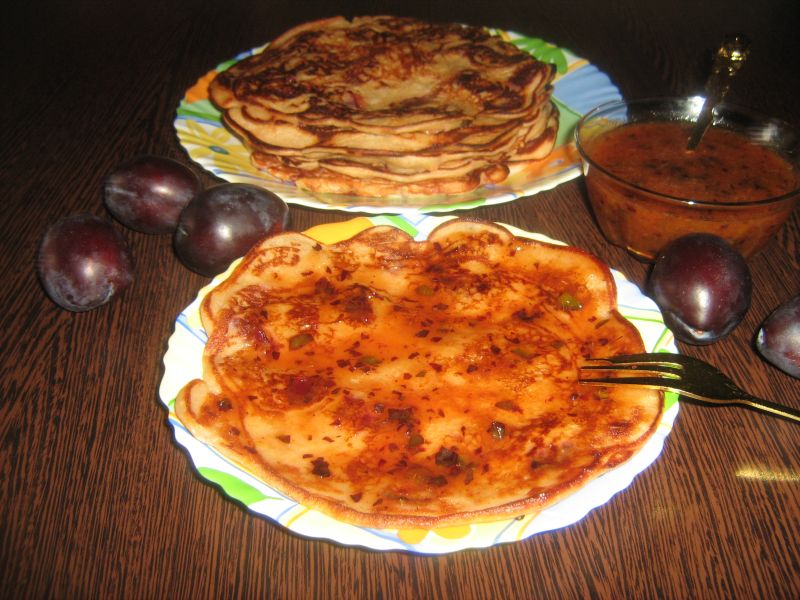 Pancakes cu prune si scortisoara