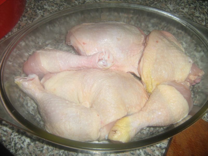 Pulpe de pui in sos de rosii