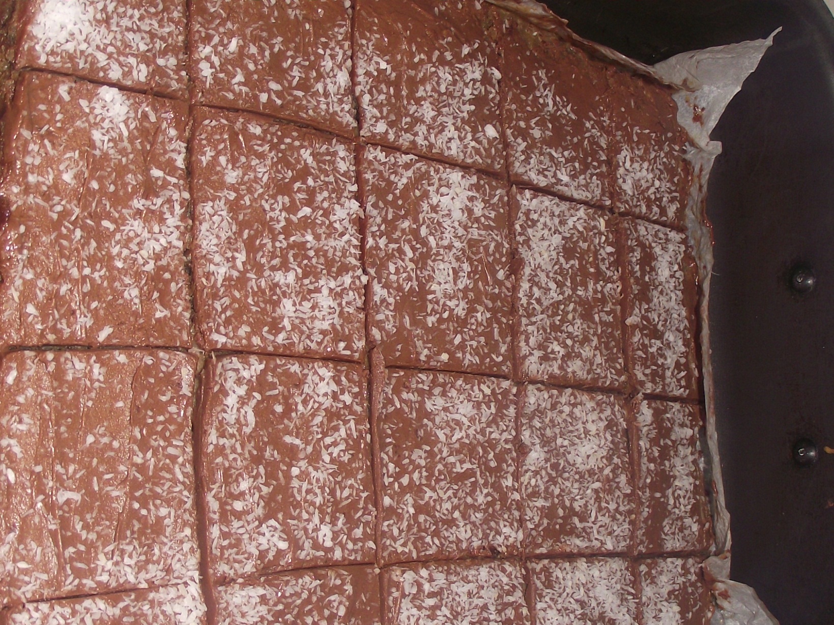 Prajiturici cu migdale si nuca de cocos