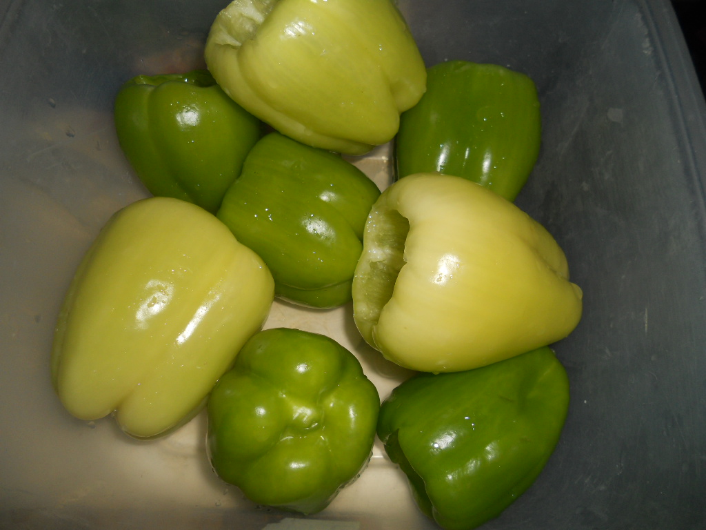 Ardei umpluti si fierti in zeama de varza murata