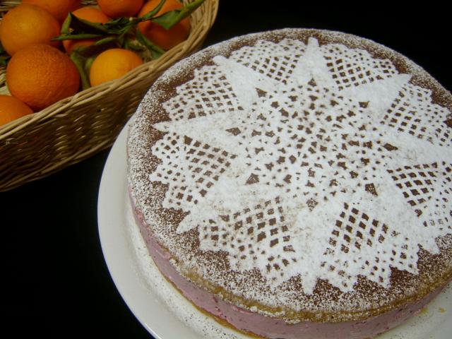 Tort cu spuma de fructe de padure