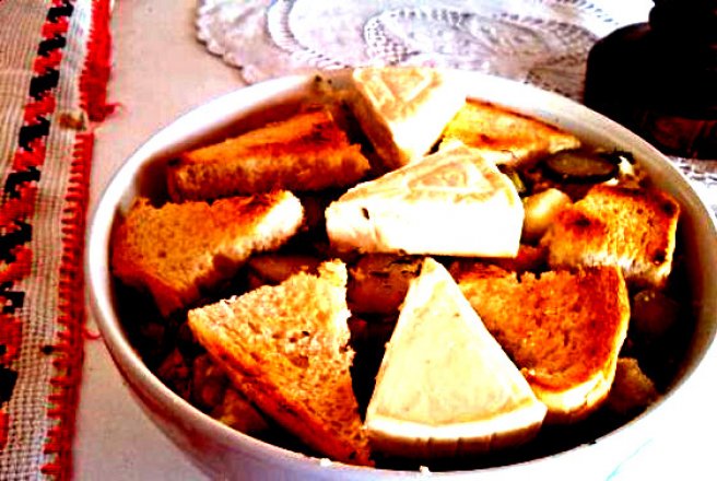 Salata de cartofi cu pastrama de macrou afumat