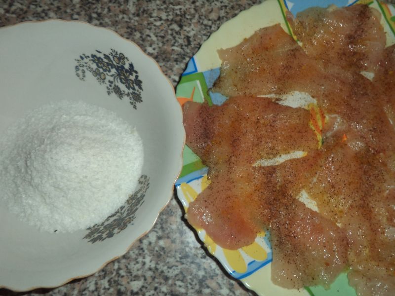 Piept de pui cu nuca de cocos / garnitura de cartofi cu susan