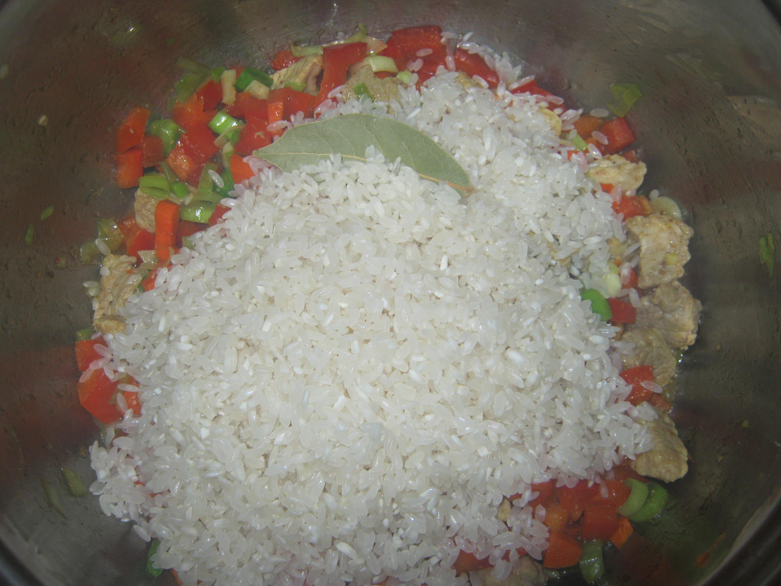 Pilaf cu legume, carne si curry