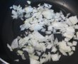 Chiftele de ton, in sos de rosii cu ceapa caramelizata si usturoi-0