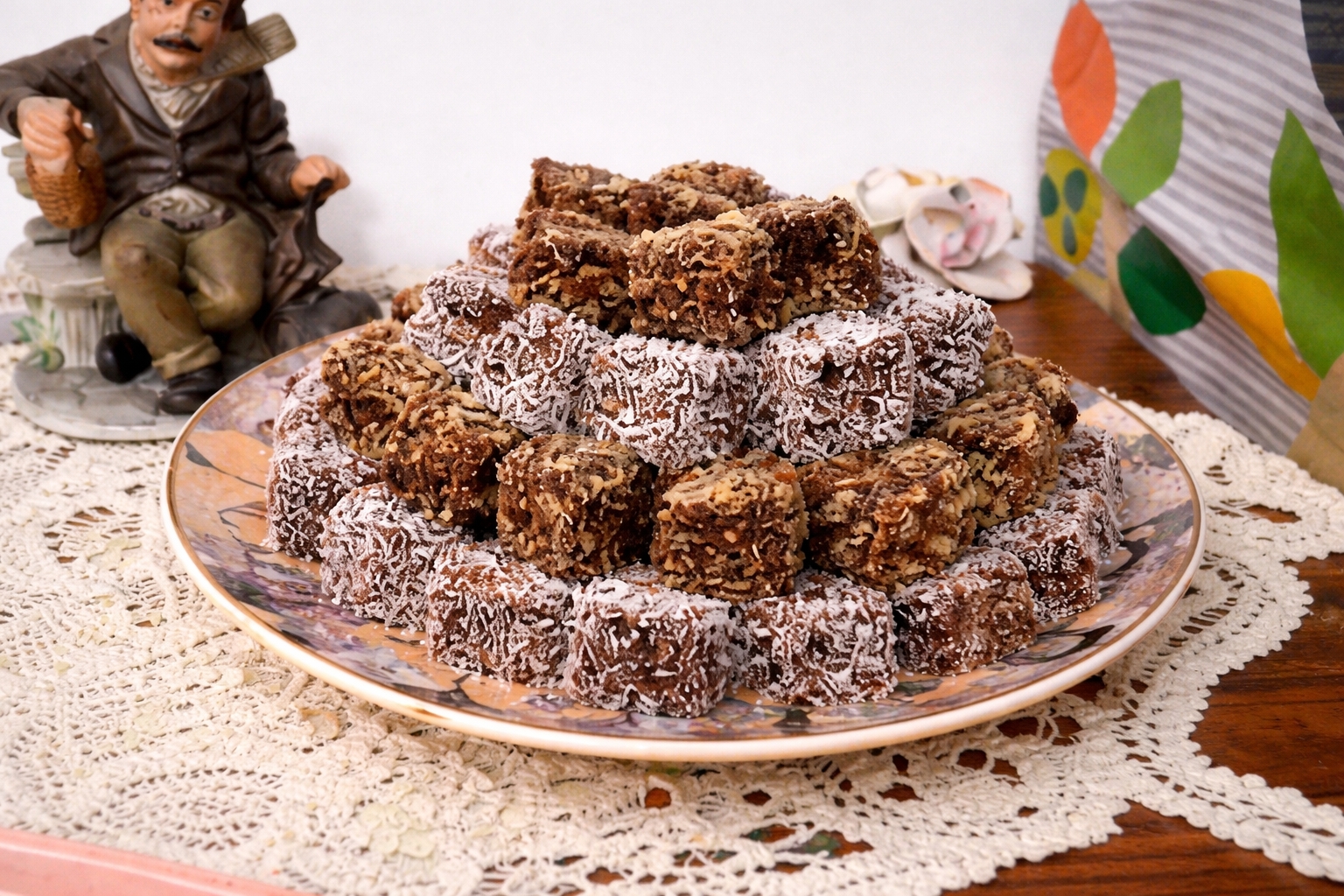 Tăvălite cu nuca de cocos și miez de nucă