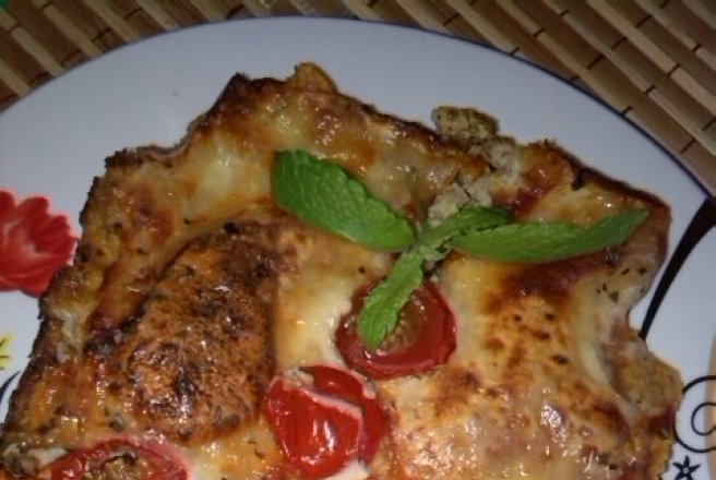 Pizza Margherita cu blat de conopida