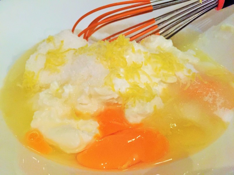 Tarta rustica cu branza dulce si stafide