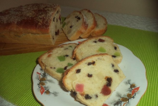 Cozonac de post cu rahat si merisoare uscate