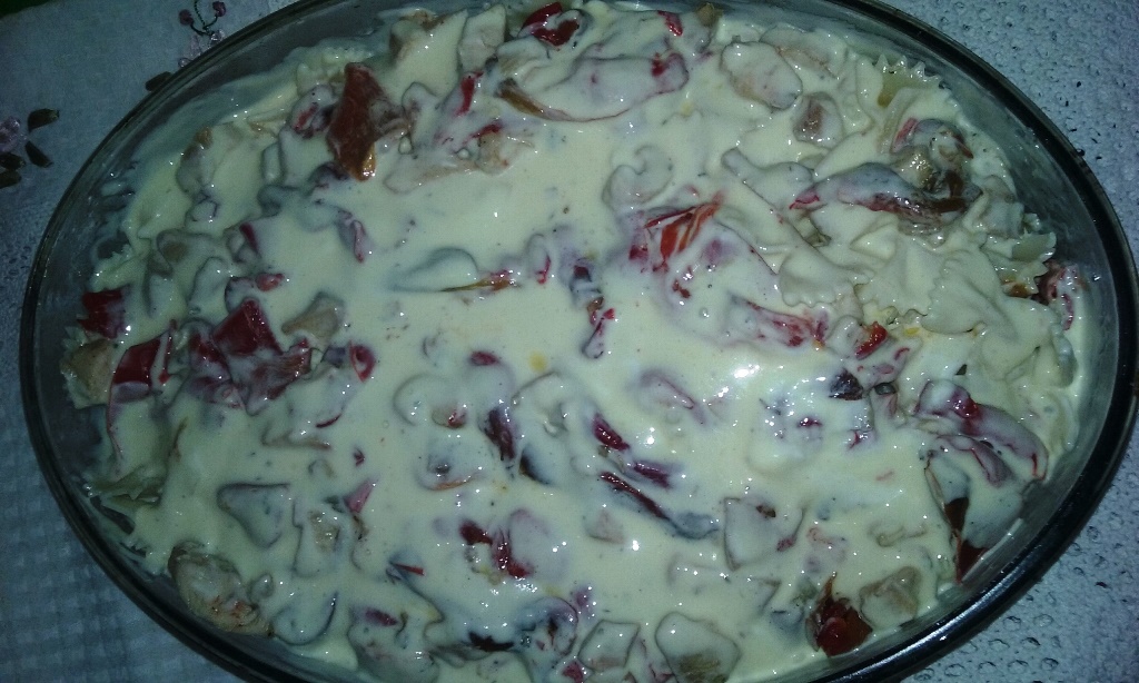 Paste la cuptor cu pui si ardei copt