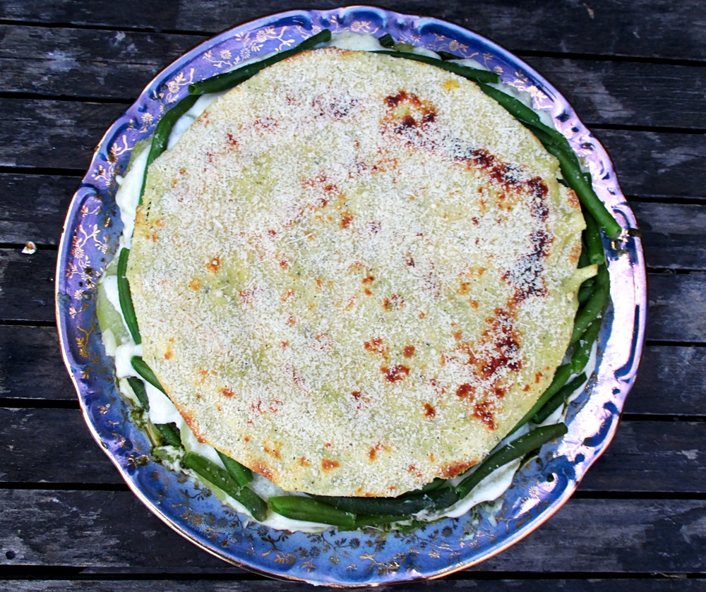 Tort aperitiv cu clatite si pesto