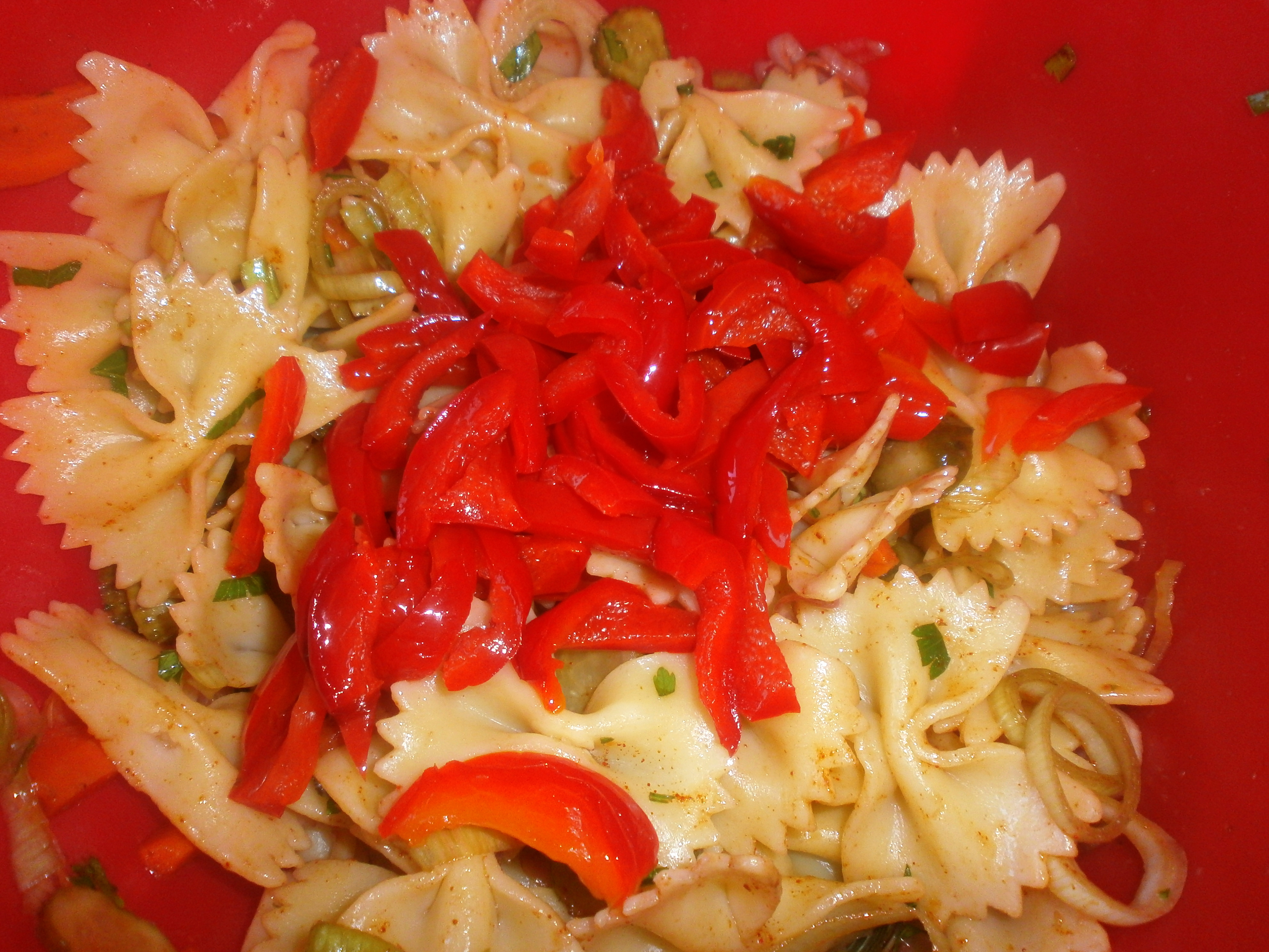 Salata cu farfalle