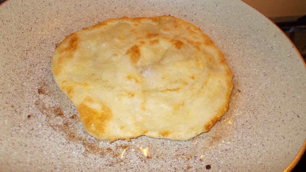 Foietaj de casa cu unt si ricotta la tigaie