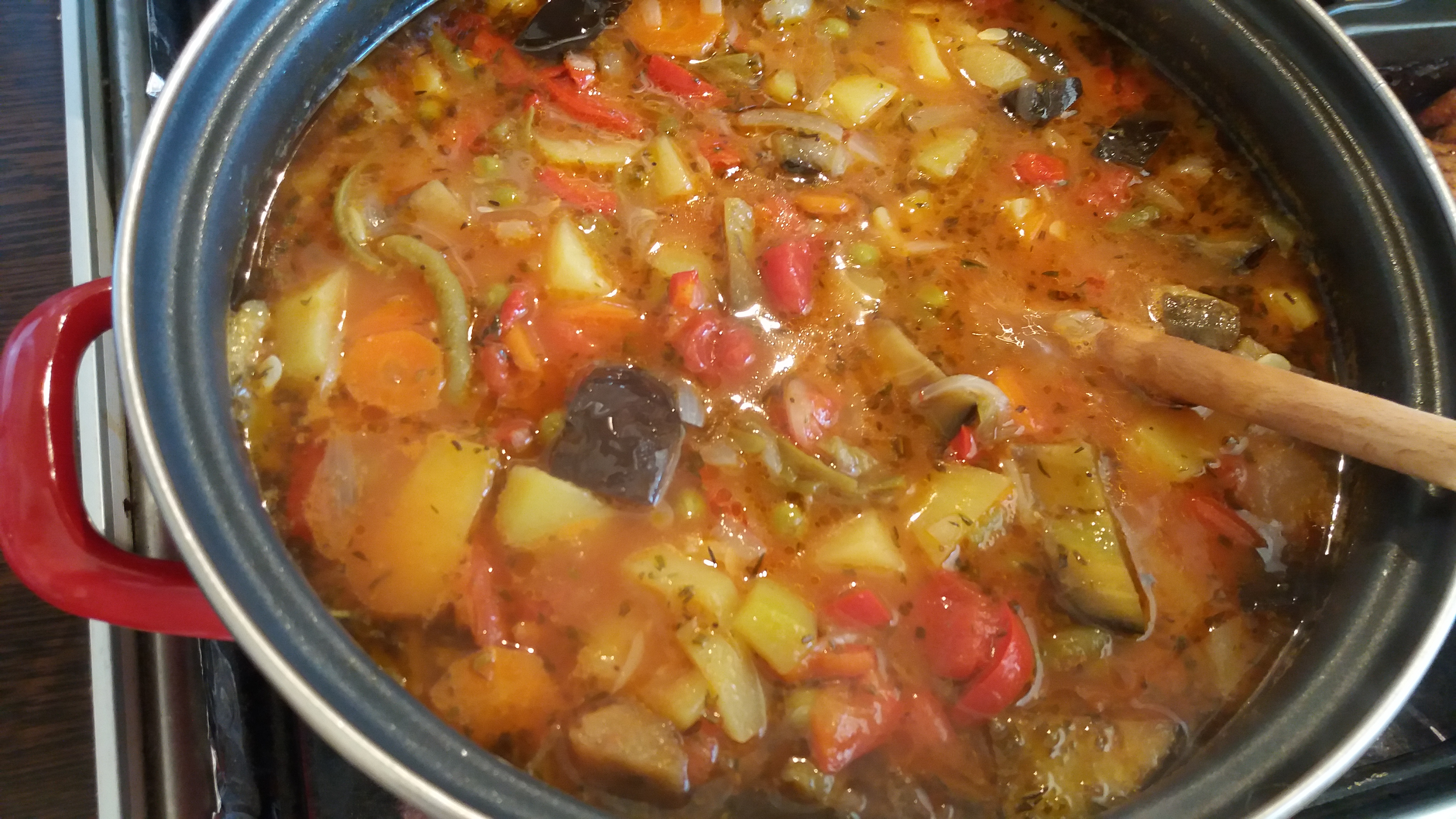 Ghiveci de legume, reteta simpla si sanatoasa pentru o masa echilibrata