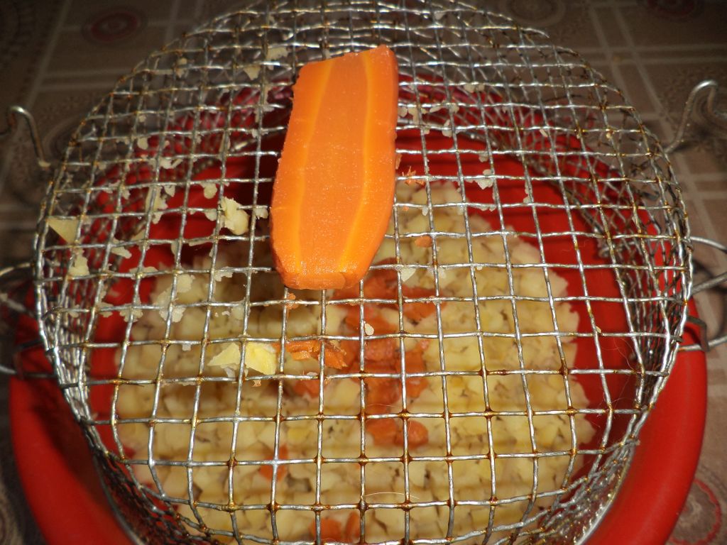 Truc de taiat legumele pentru salata de beouf