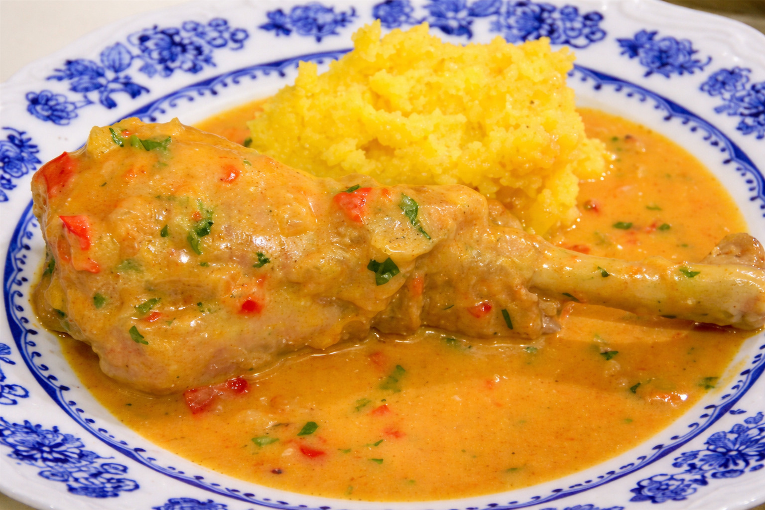 Papricas de pui cu mamaliguta