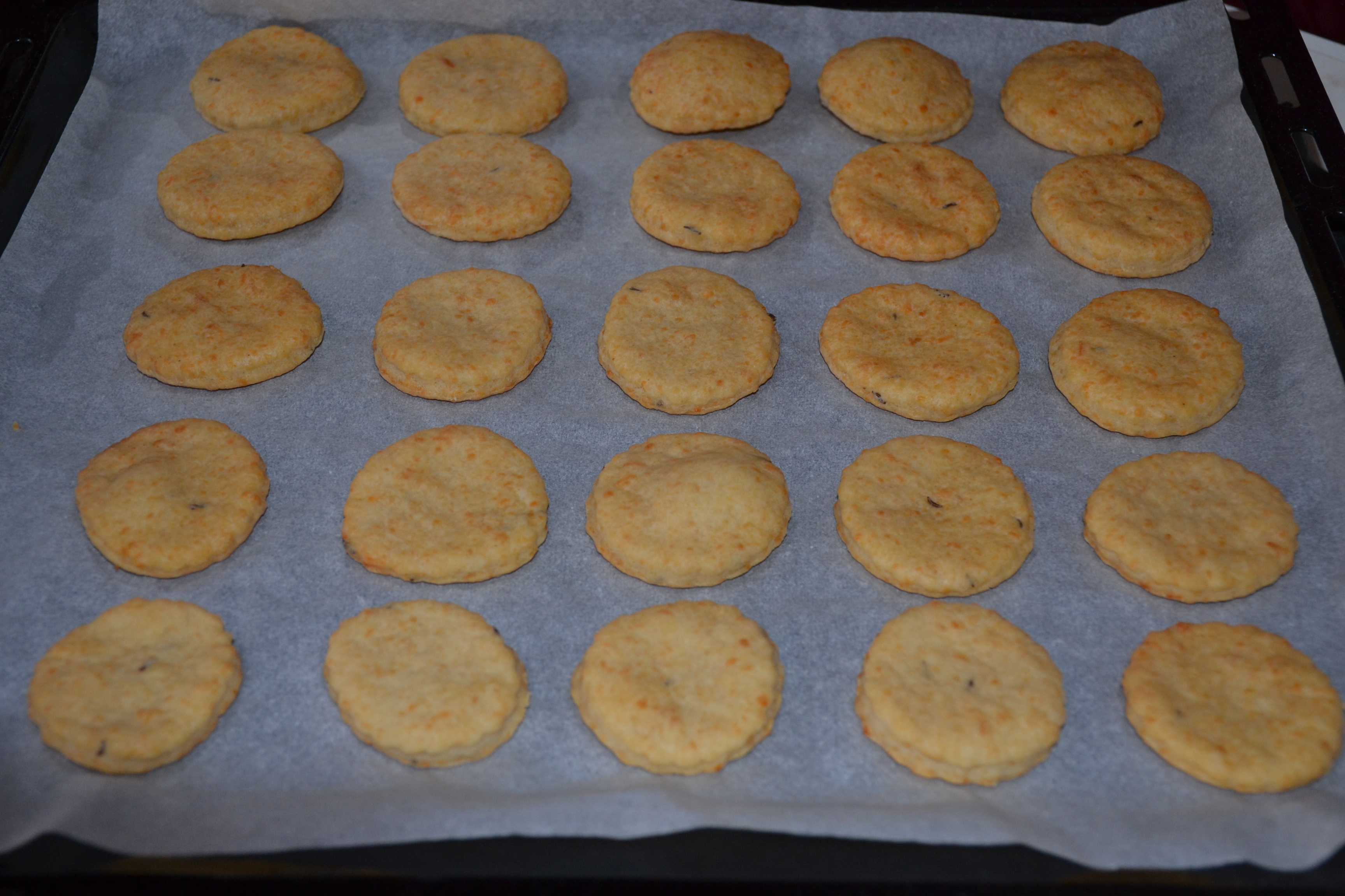 Biscuiti cu cascaval