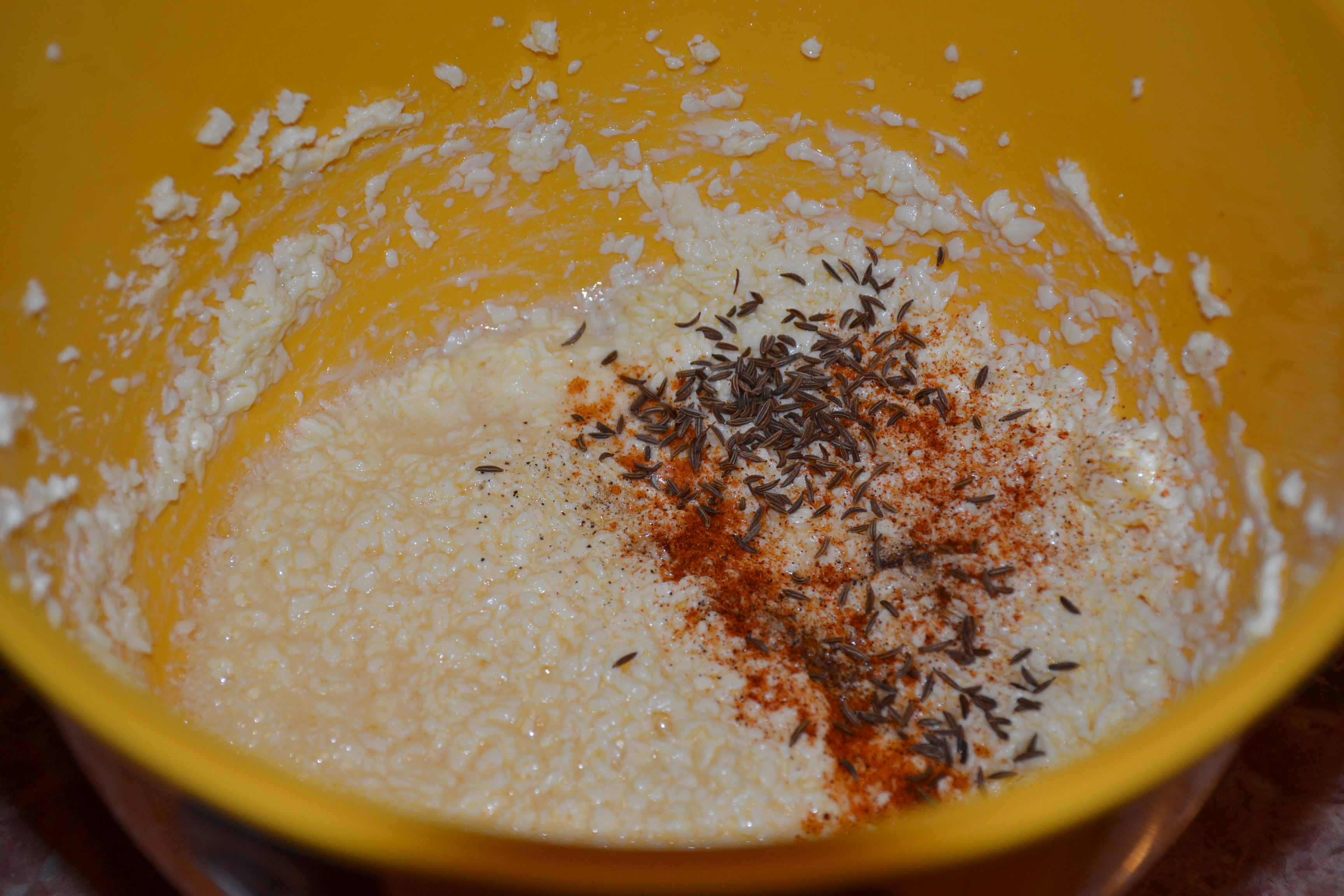 Biscuiti cu fulgi de ovaz, salam si cascaval