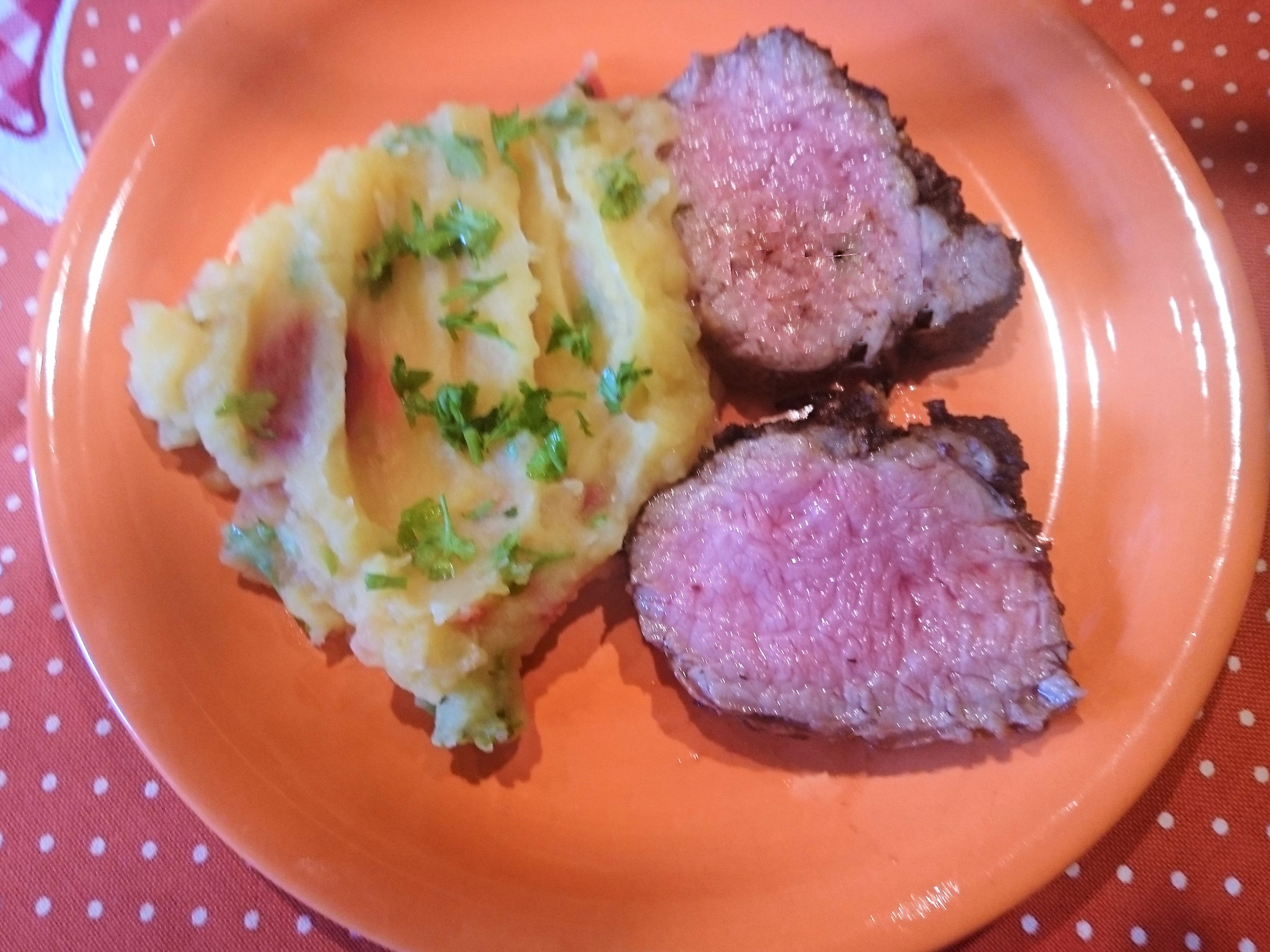 Friptura de vitel cu rozmarin